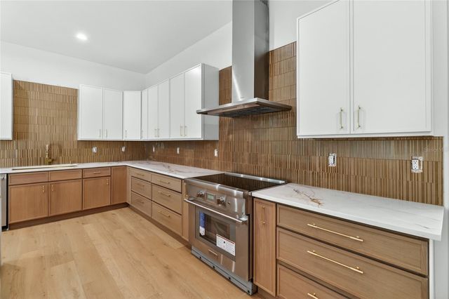 4706 W SAN CARLOS STREET, Tampa, FL 33629