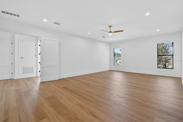 4706 W SAN CARLOS STREET, Tampa, FL 33629