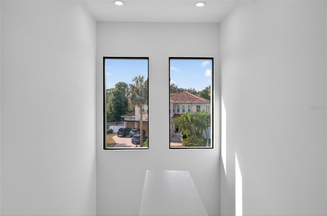 4706 W SAN CARLOS STREET, Tampa, FL 33629