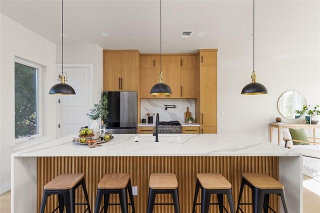 100 W Odell ST 1, Austin, TX 78752