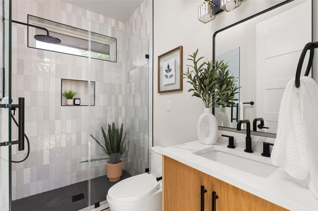 100 W Odell ST 1, Austin, TX 78752