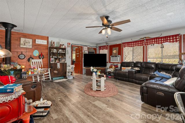 179 Lewis Lane, Maggie Valley, NC 28751
