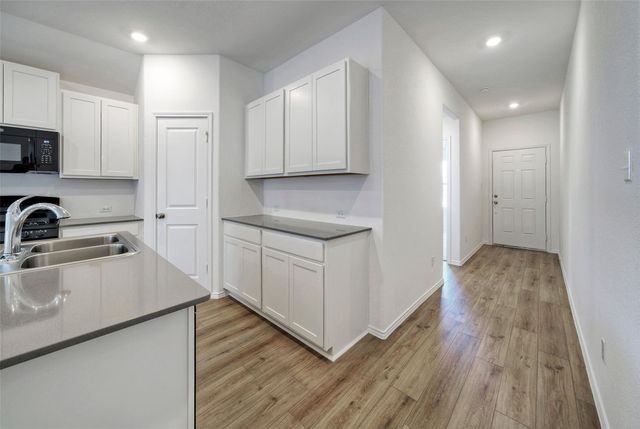 108 Montego ST, Hutto, TX 78634