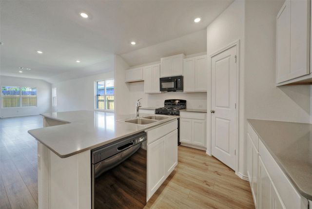 108 Montego ST, Hutto, TX 78634