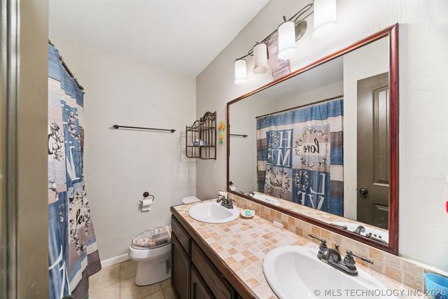 10277 E 2nd Street, Claremore, OK 74019