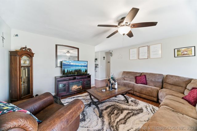 10277 E 2nd Street, Claremore, OK 74019