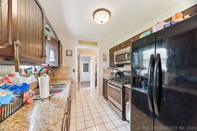 10277 E 2nd Street, Claremore, OK 74019