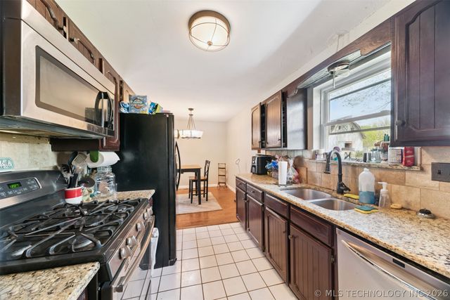 10277 E 2nd Street, Claremore, OK 74019