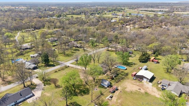 10277 E 2nd Street, Claremore, OK 74019