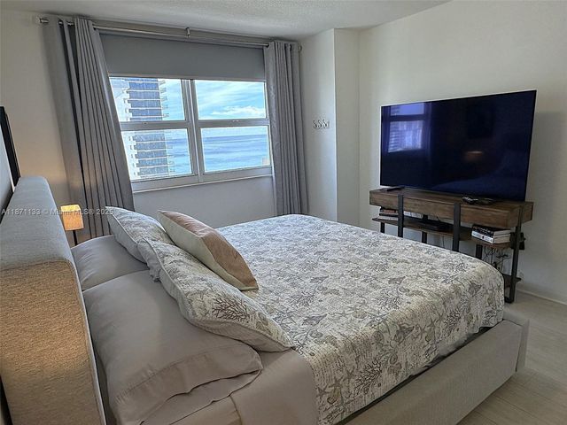 2080 S OCEAN DRIVE LPH06, Hallandale Beach, FL 33009