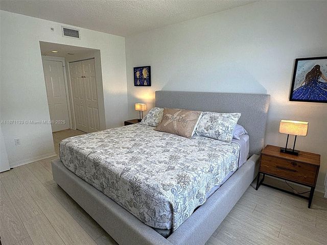 2080 S OCEAN DRIVE LPH06, Hallandale Beach, FL 33009