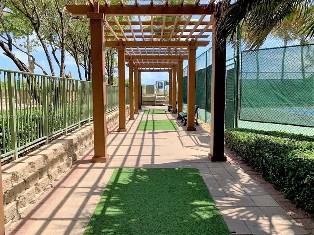 2080 S OCEAN DRIVE LPH06, Hallandale Beach, FL 33009