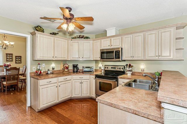 1638 Monet Dr, Gulf Breeze, FL 32563