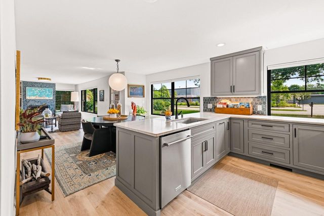 7137 N Santa Monica BOULEVARD, Fox Point, WI 53217
