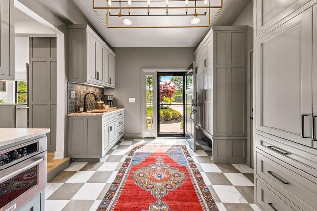 7137 N Santa Monica BOULEVARD, Fox Point, WI 53217