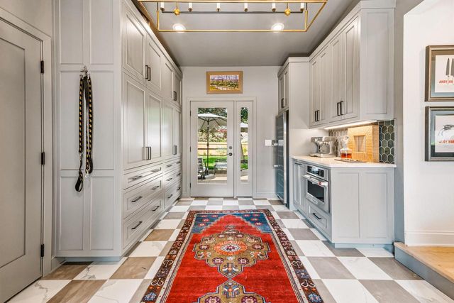 7137 N Santa Monica BOULEVARD, Fox Point, WI 53217