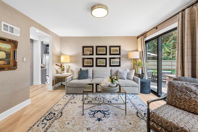 7137 N Santa Monica BOULEVARD, Fox Point, WI 53217