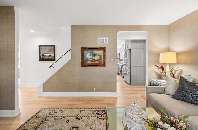 7137 N Santa Monica BOULEVARD, Fox Point, WI 53217