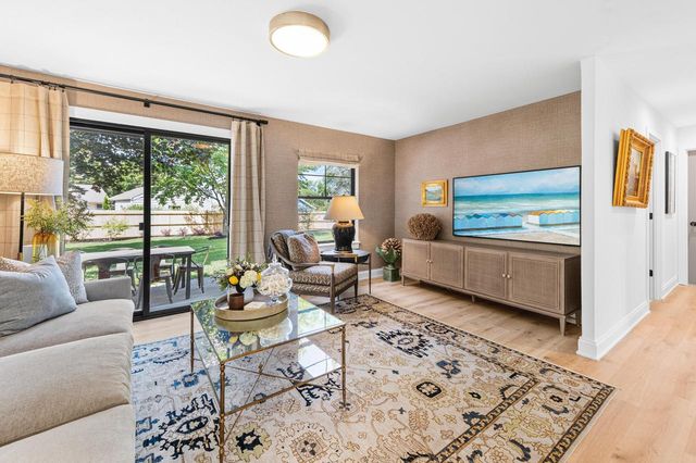 7137 N Santa Monica BOULEVARD, Fox Point, WI 53217