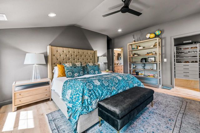 7137 N Santa Monica BOULEVARD, Fox Point, WI 53217