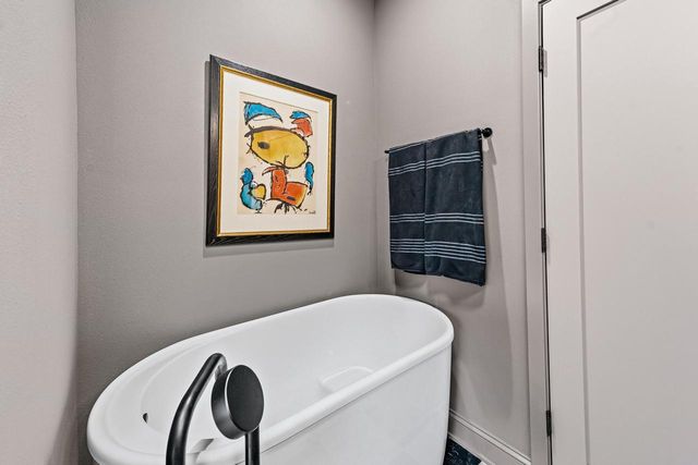 7137 N Santa Monica BOULEVARD, Fox Point, WI 53217