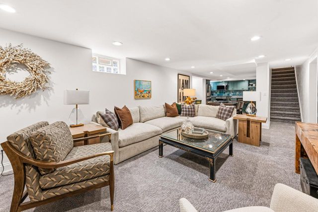 7137 N Santa Monica BOULEVARD, Fox Point, WI 53217