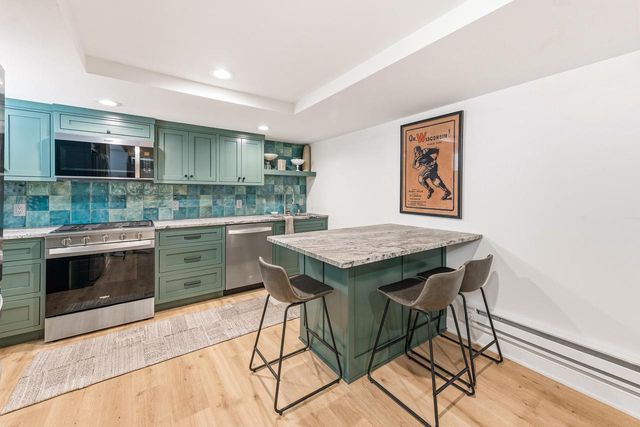7137 N Santa Monica BOULEVARD, Fox Point, WI 53217