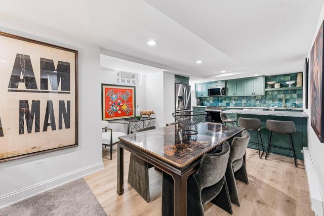 7137 N Santa Monica BOULEVARD, Fox Point, WI 53217