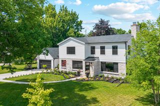 7137 N Santa Monica BOULEVARD, Fox Point, WI 53217