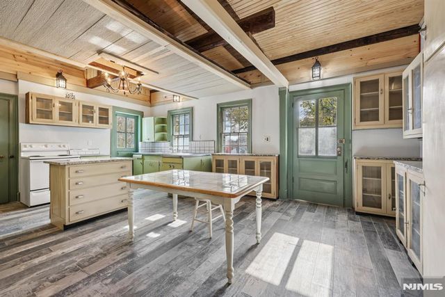 142 Island Road, Mahwah, NJ 07430