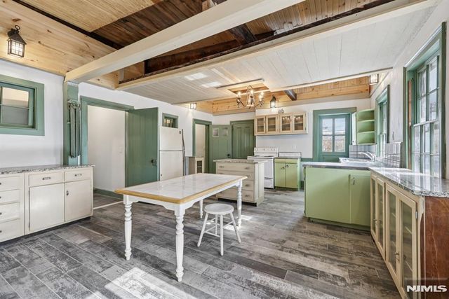 142 Island Road, Mahwah, NJ 07430