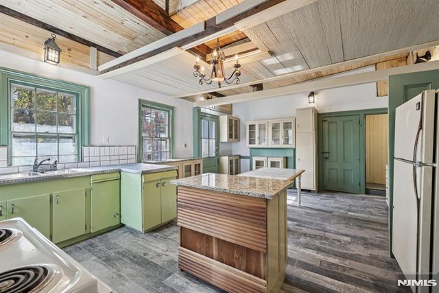 142 Island Road, Mahwah, NJ 07430