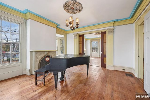 142 Island Road, Mahwah, NJ 07430