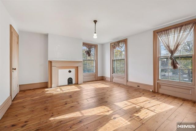 142 Island Road, Mahwah, NJ 07430