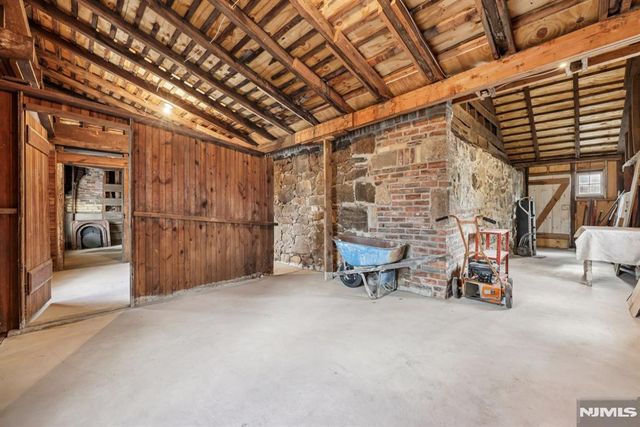 142 Island Road, Mahwah, NJ 07430