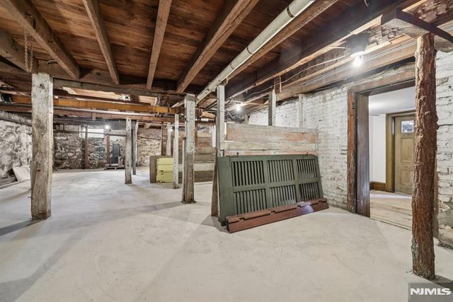 142 Island Road, Mahwah, NJ 07430