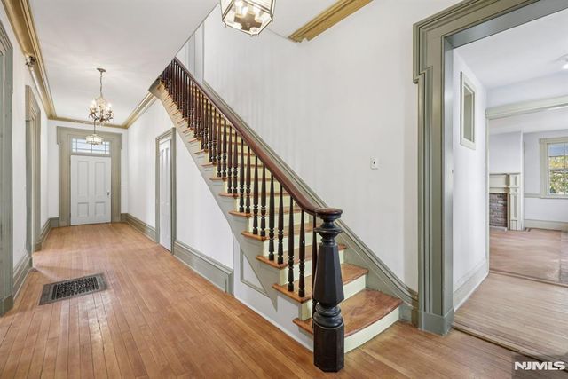 142 Island Road, Mahwah, NJ 07430