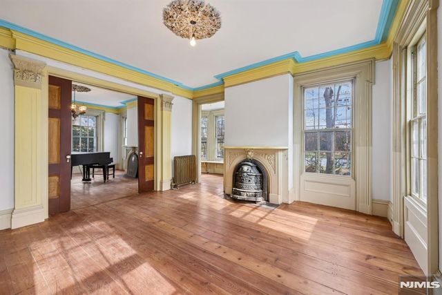 142 Island Road, Mahwah, NJ 07430