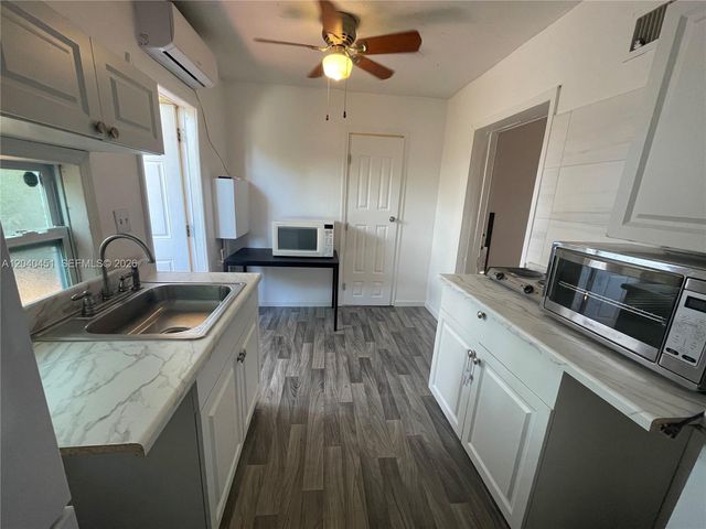 259 NE 111th St, Miami, FL 33161