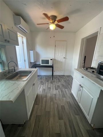 259 NE 111th St, Miami, FL 33161