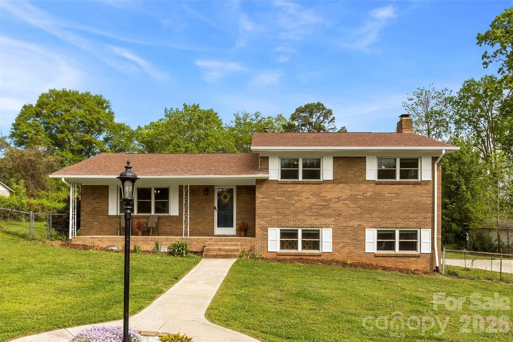 2200 Simmons Street, Gastonia, NC 28052