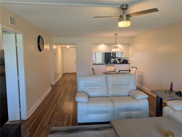 209 MARY DRIVE 7, Oldsmar, FL 34677