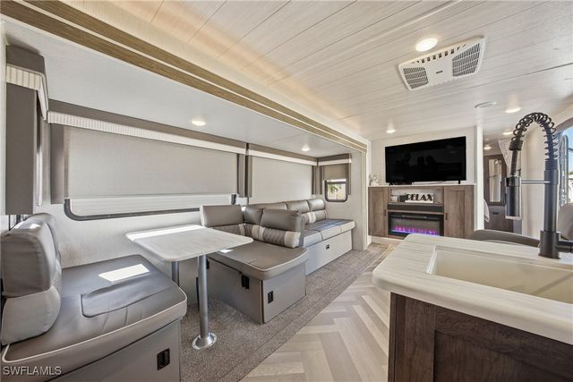 26 Bass LN, Naples, FL 34114