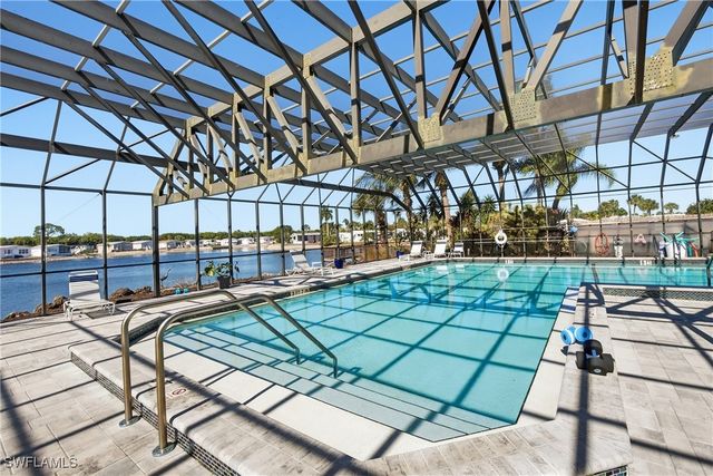 26 Bass LN, Naples, FL 34114