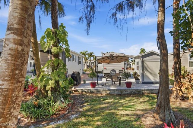 26 Bass LN, Naples, FL 34114