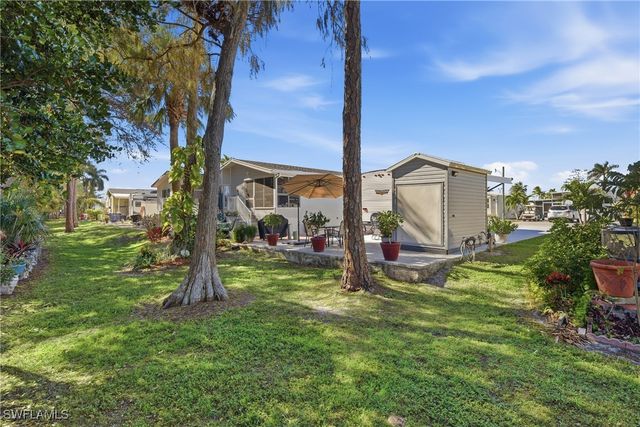 26 Bass LN, Naples, FL 34114