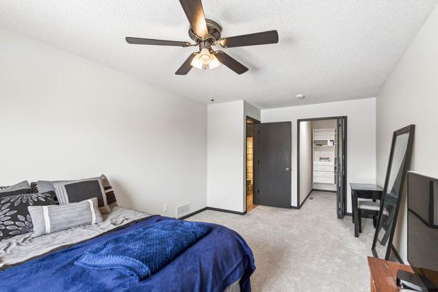 14025 44th Place N 4, Plymouth, MN 55446