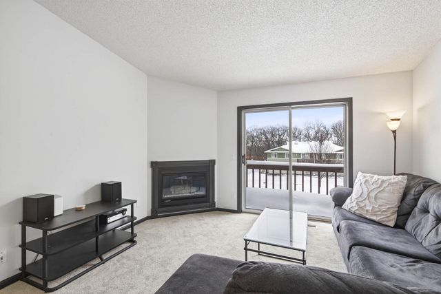 14025 44th Place N 4, Plymouth, MN 55446
