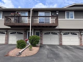 14025 44th Place N 4, Plymouth, MN 55446
