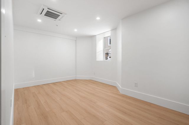 151 Townsend 2, Boston, MA 02121
